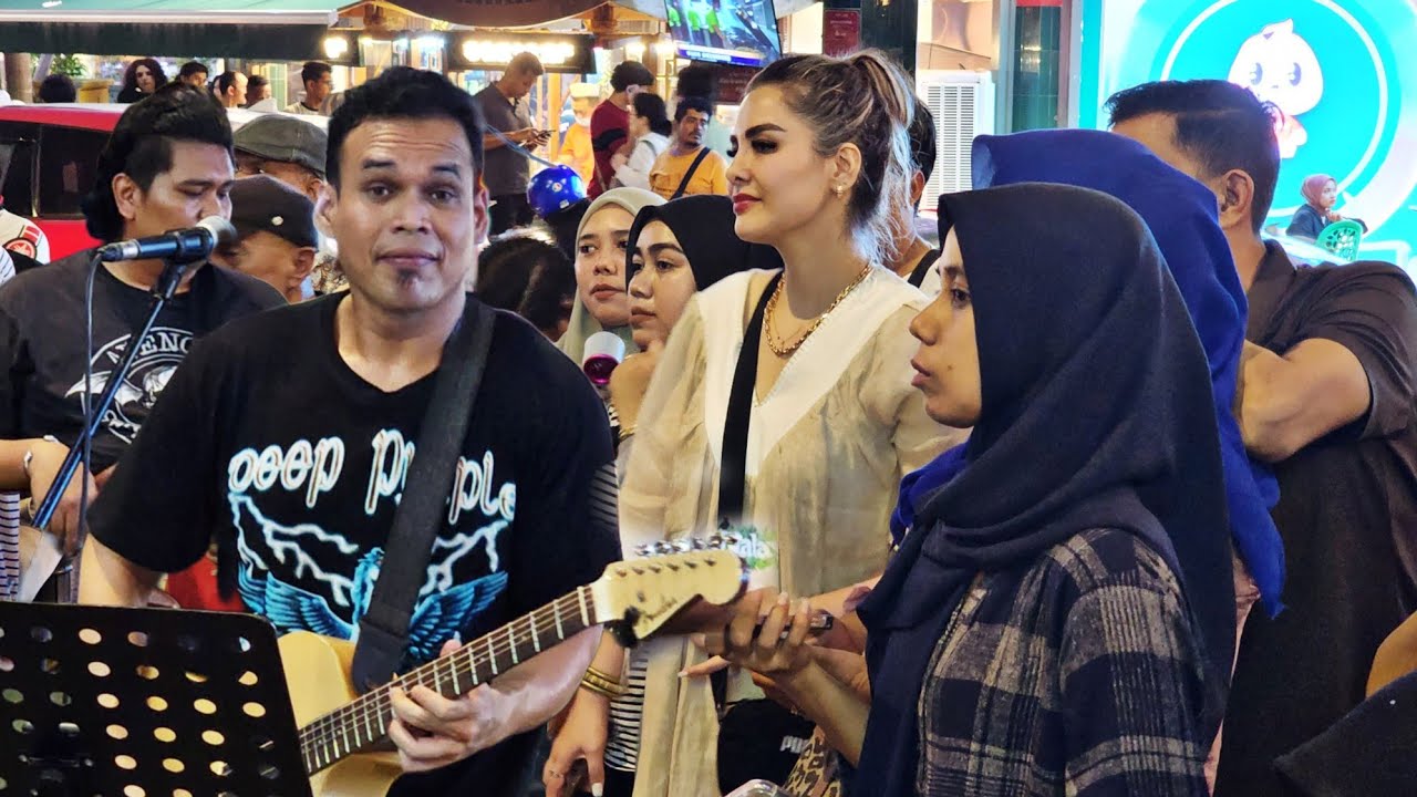Pelancong iran berjoget² Bila Bob bawak lagu Rindu Aku Rindu Kamu