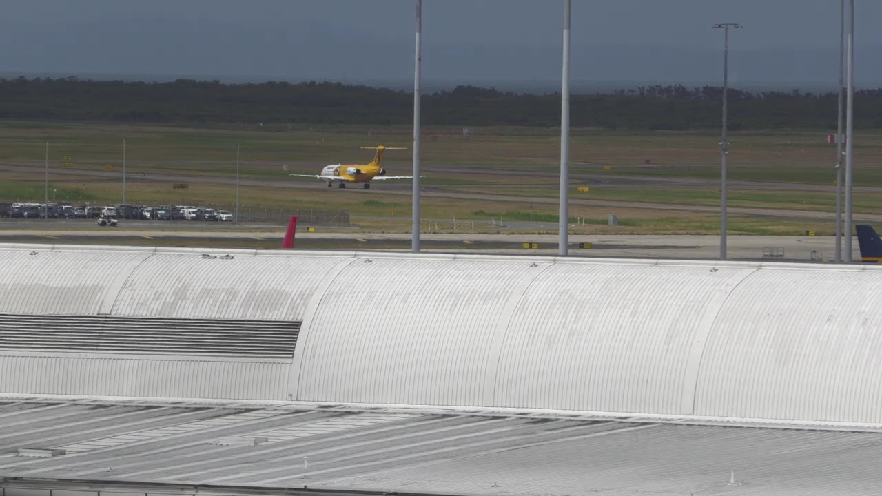 SPECIAL LIVERY FOKKER 100 - Alliance Airlines VA1104 VH-UQG - BNE-NTL taxi, line up, take off at BNE