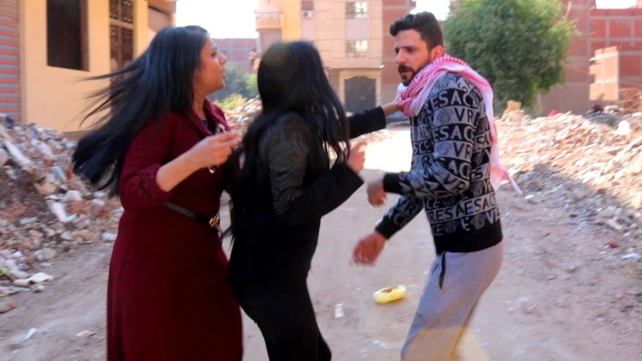 بنت رجل الاعمال تقع ف حب عامل غلبان الحلقه رقم 1