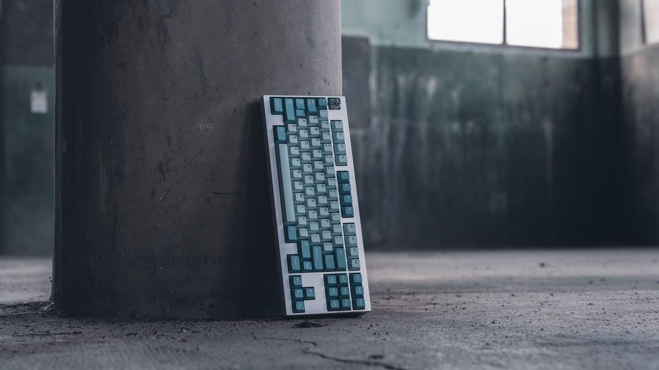 The Geon F1-8x v2 w/ Haimu x Geon White Tactiles