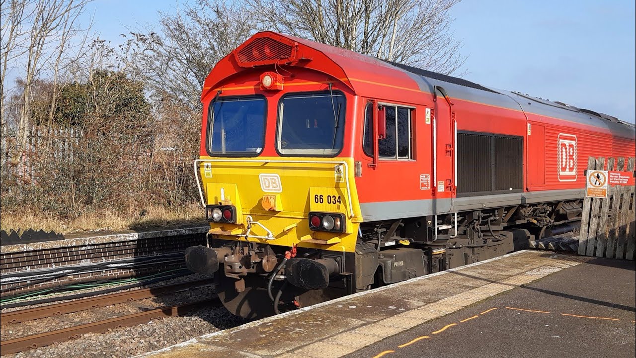 ( Brigg Wednesdays Episode 21 ) Freight & Northern trains (150222) at Brigg, February 2025 🇬🇧🚄