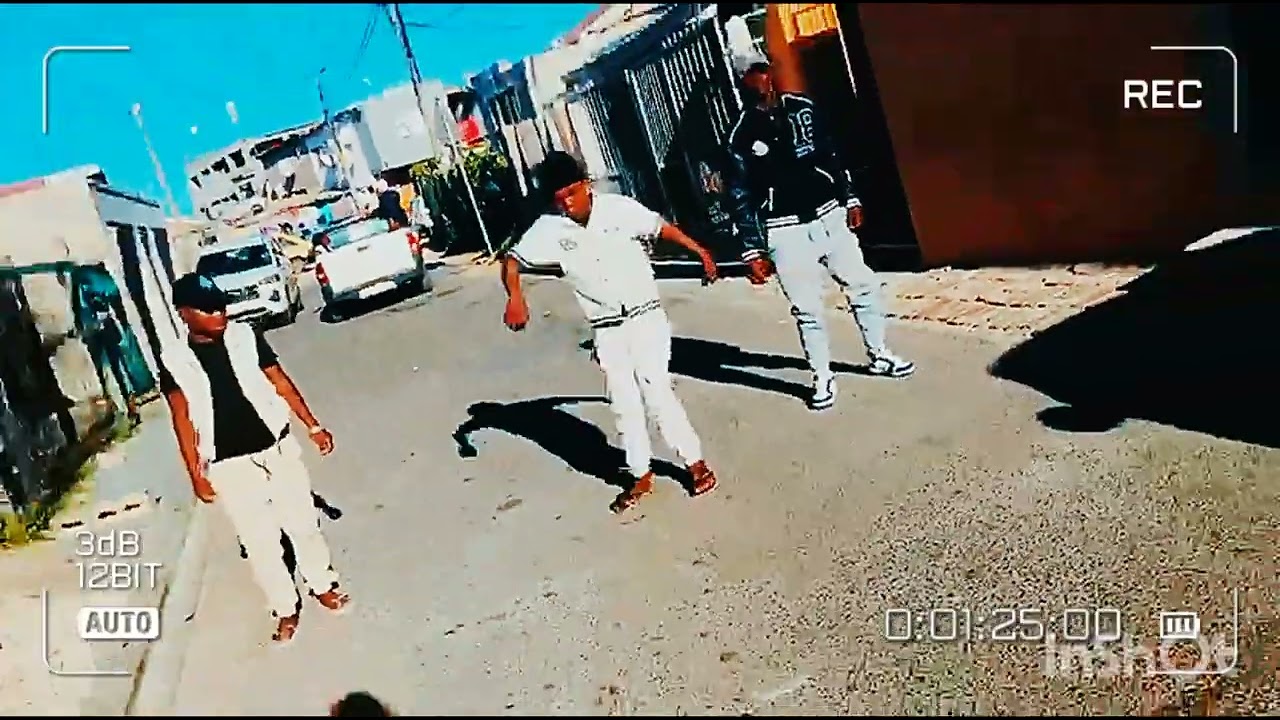 Don't talk to much, just move your body madala✌🏼🤣😎🔥✈️