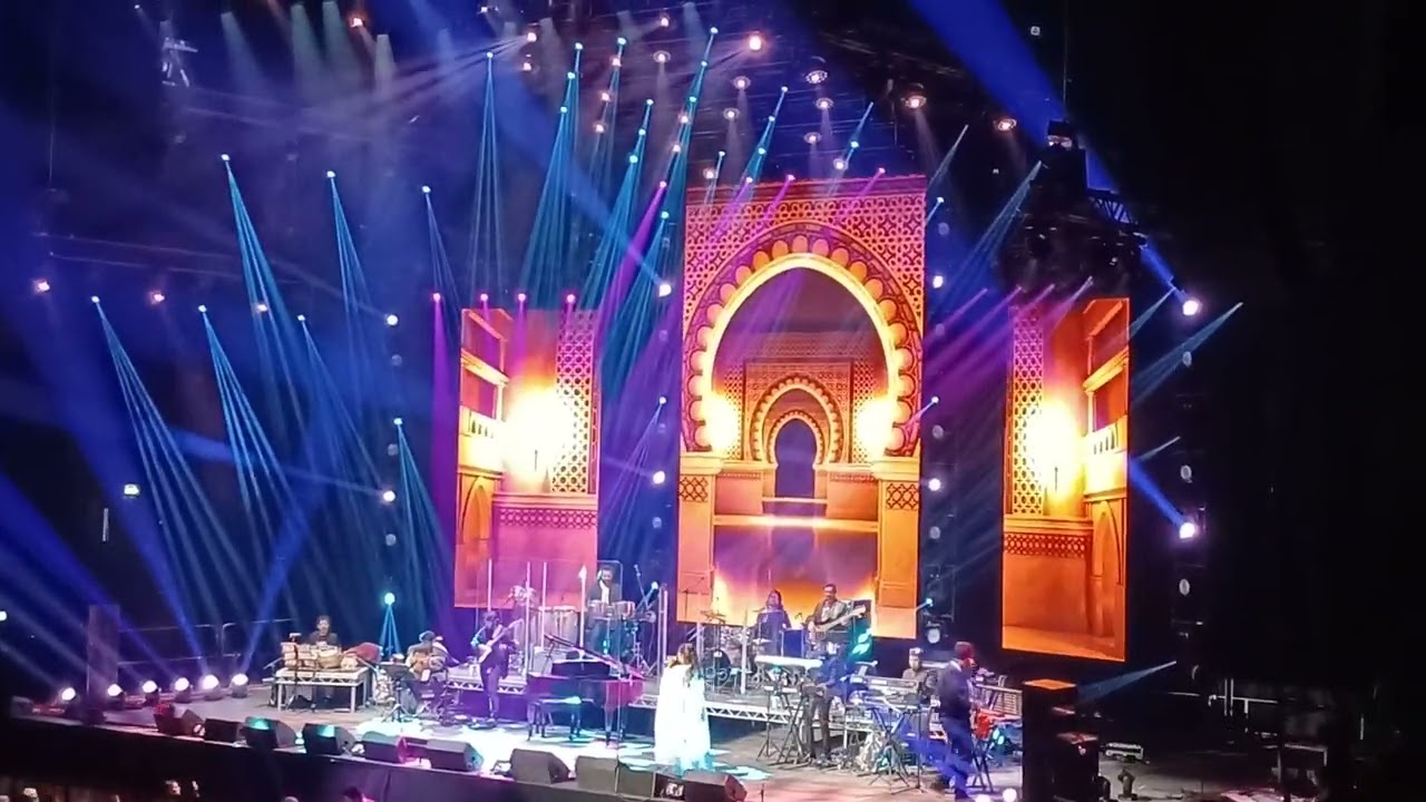 Shreya Ghoshal entrance in concert in London ovo arena 2022