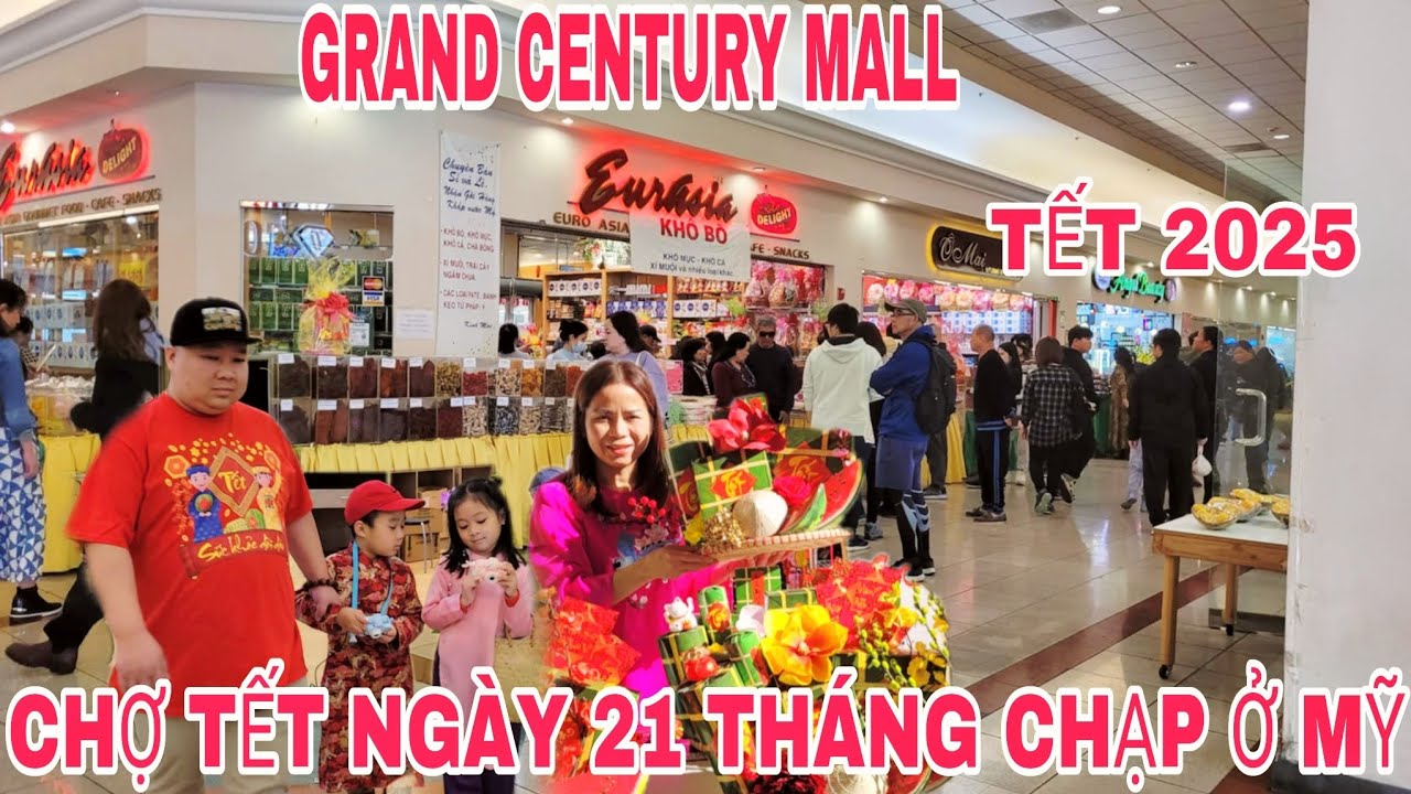 TẾT 2025 GRAND CENTURY MALL 21 THÁNG CHẠP NHIỀU BÔNG HOA NỤ TẦM XUÂN, QUÝT LAN BÁNH TÉT BÁNH CHƯNG