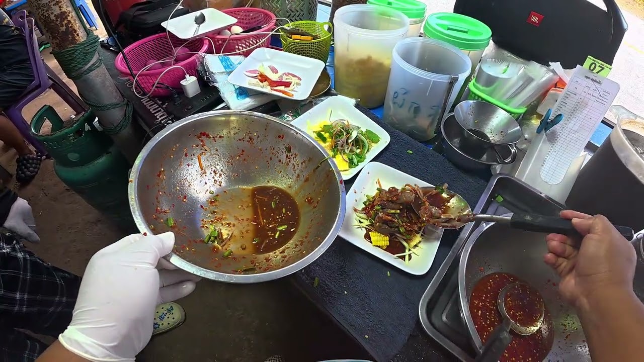 ยำแซ่บ #จันทบุรี #น๊อตโตะยำปากบาน ร้านยำชื่อดังที่ลูกค้ายังแน่น