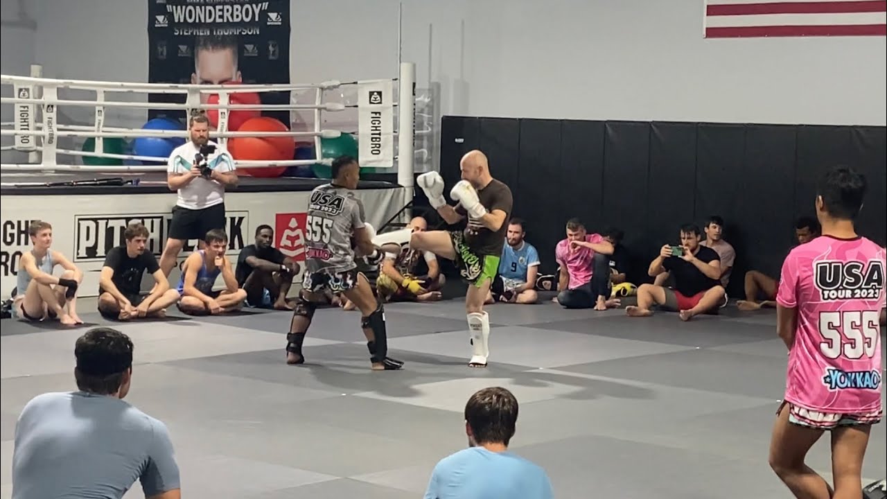 Saenchai Sparring Icy Mike (Hard2Hurt) at Yokkao Muay Thai Seminar
