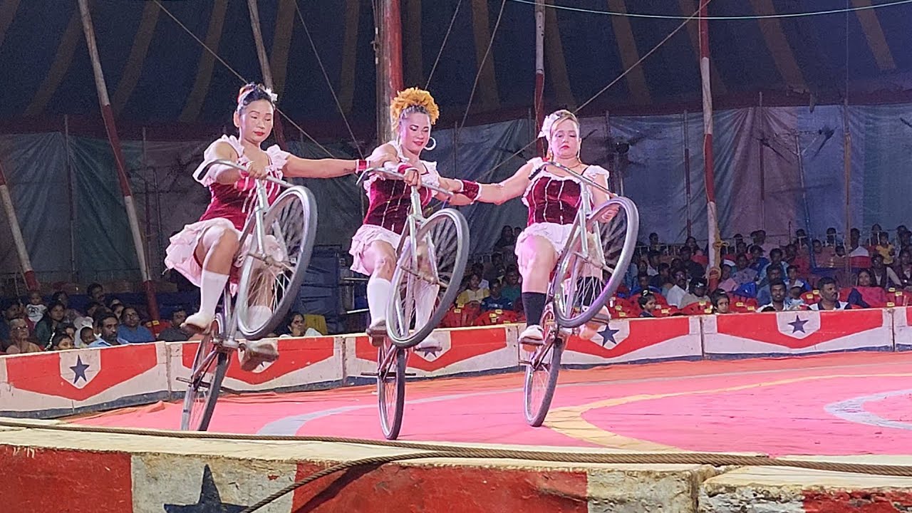 💥Amazing Cycle Stunt💥 by Indian Girls in Jumbo Circus
