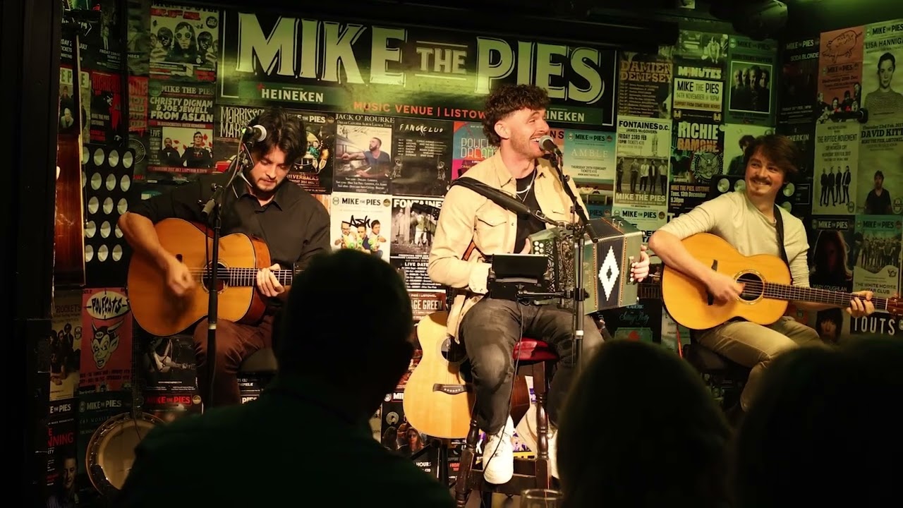 Bryan Murphy at Mike the Pies