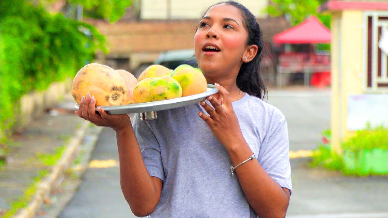 Subestima esta joven por vender frutas y esto pasó 😨💔 #viral #reflexiones #shorts