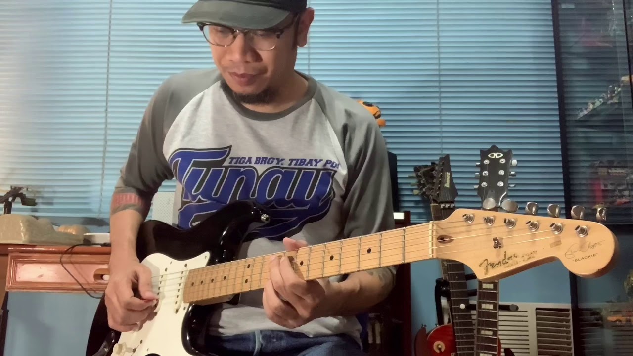 Alumni Homecoming Guitar Tutorial / Vintage Macross|Robotech Toys Display