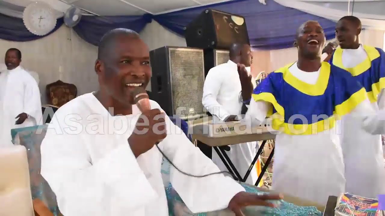 Baba Ara's brother, Evang. Tunde Olomola storms Prophet Tibetan's church for Praise hour