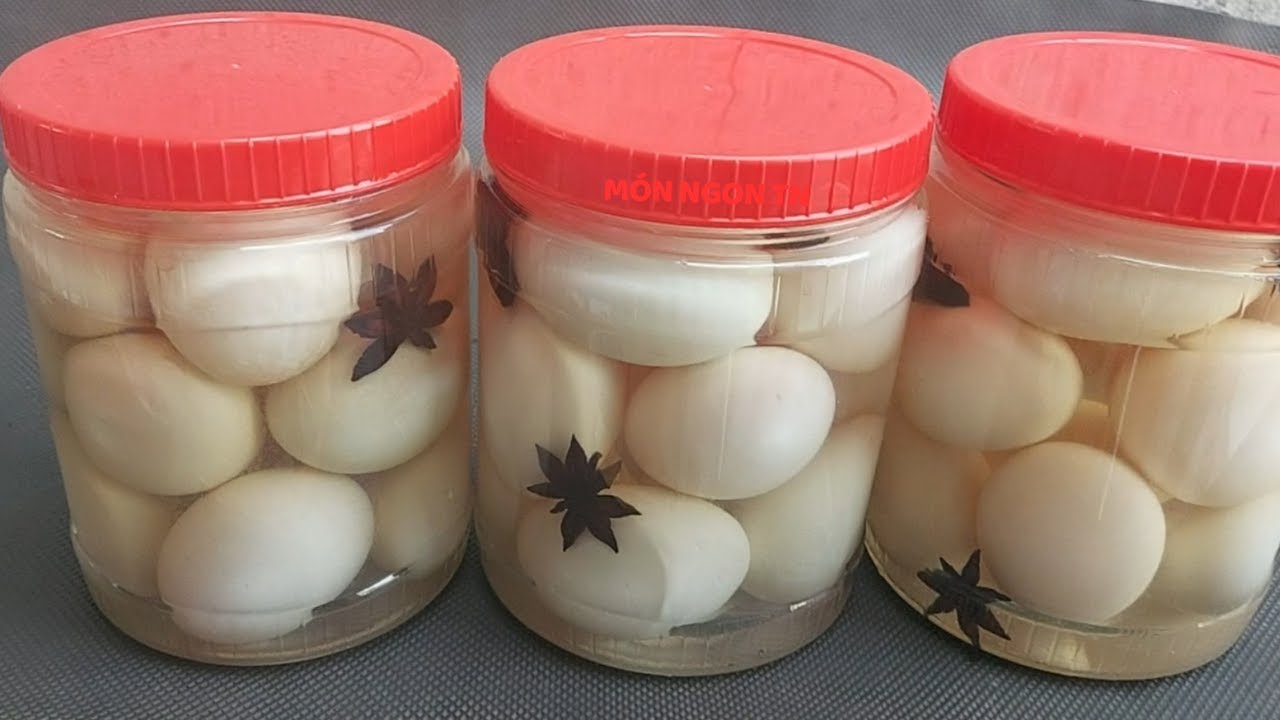 Trứng Vịt Muối Đơn Giản lên màu đỏ đẹp để dành ăn 1 năm không hư