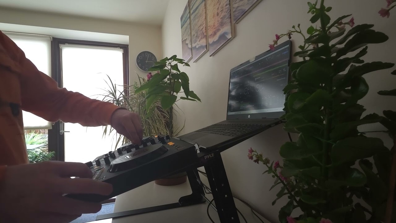House Music -  Lightly One v02.
