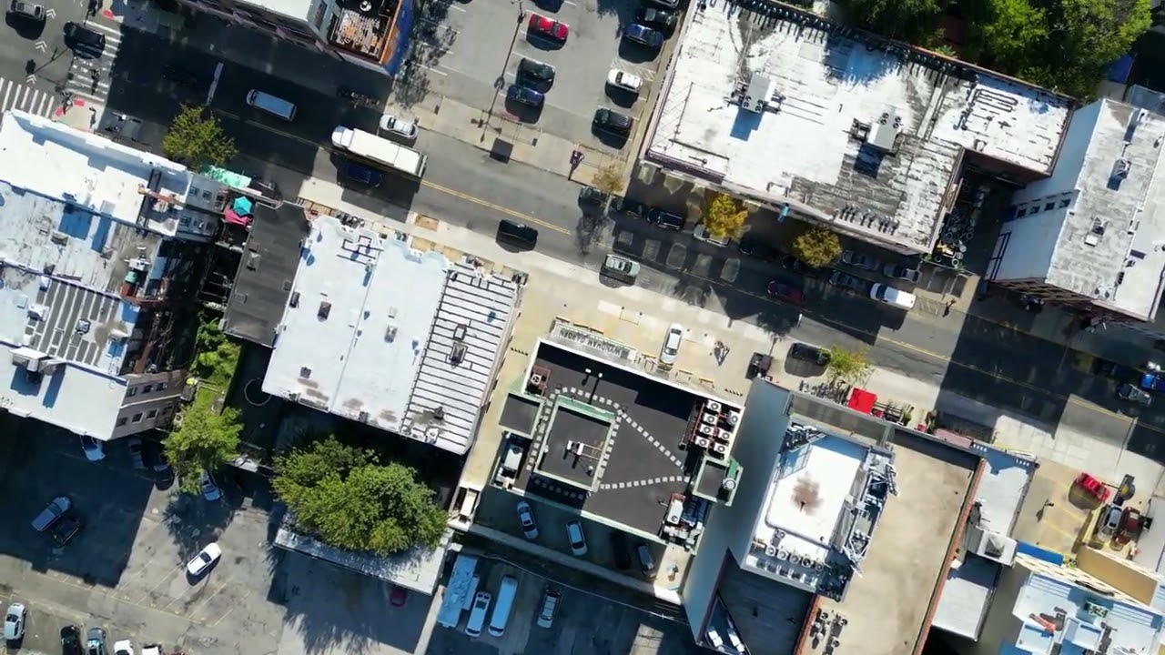 4K Drone Footage From Sunset Park Heading Towards Manhattan