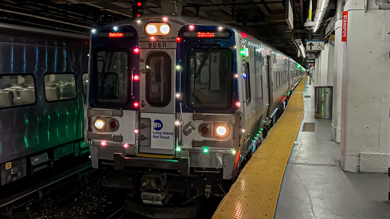 LIRR: 2025 M9 holiday lights train action 