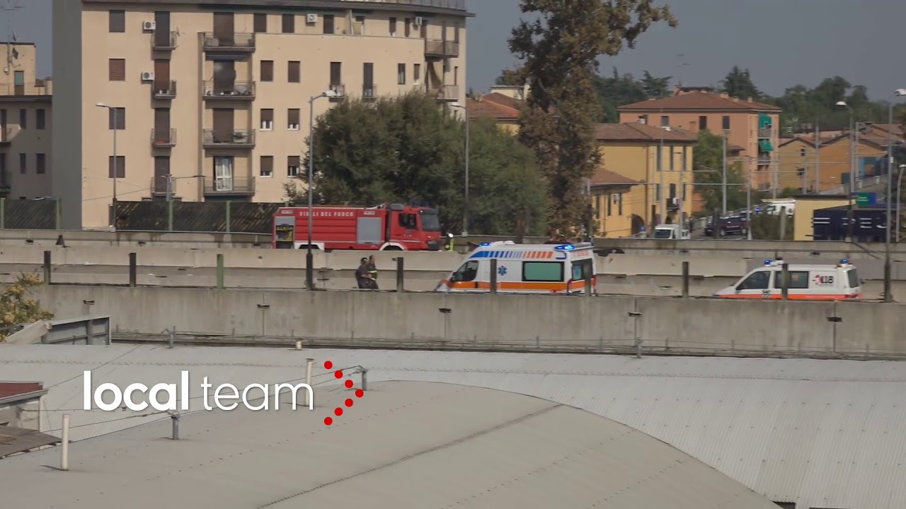 Maxi esplosione a Bologna, il disastro visto dall'alto
