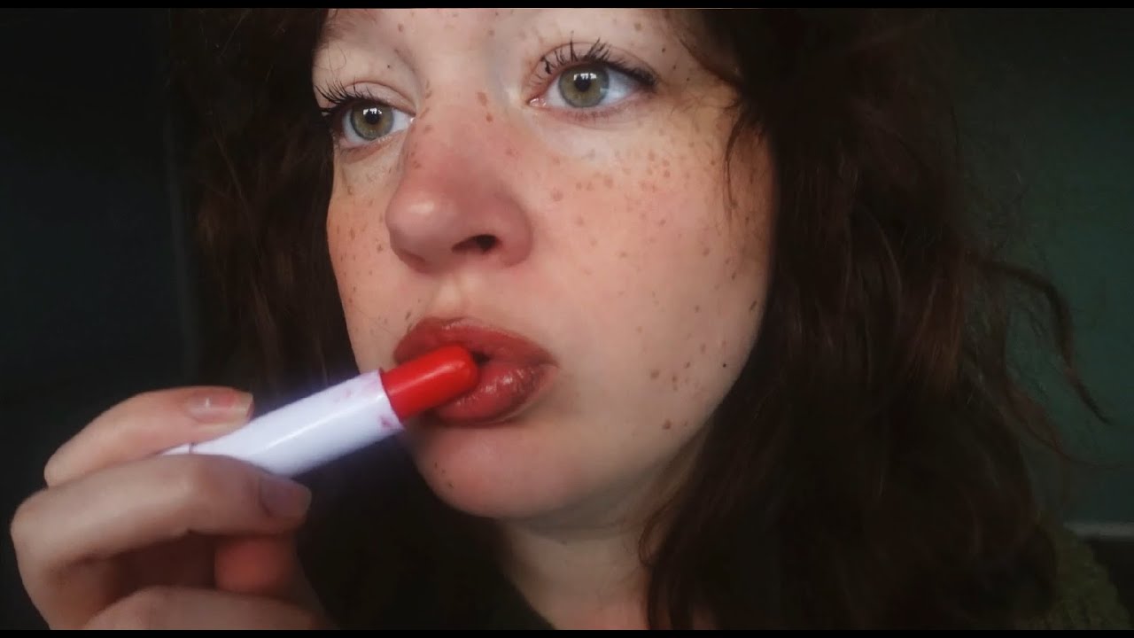 ASMR lip balm application and ''eating'' (intense mouth sounds, no talking, close up)