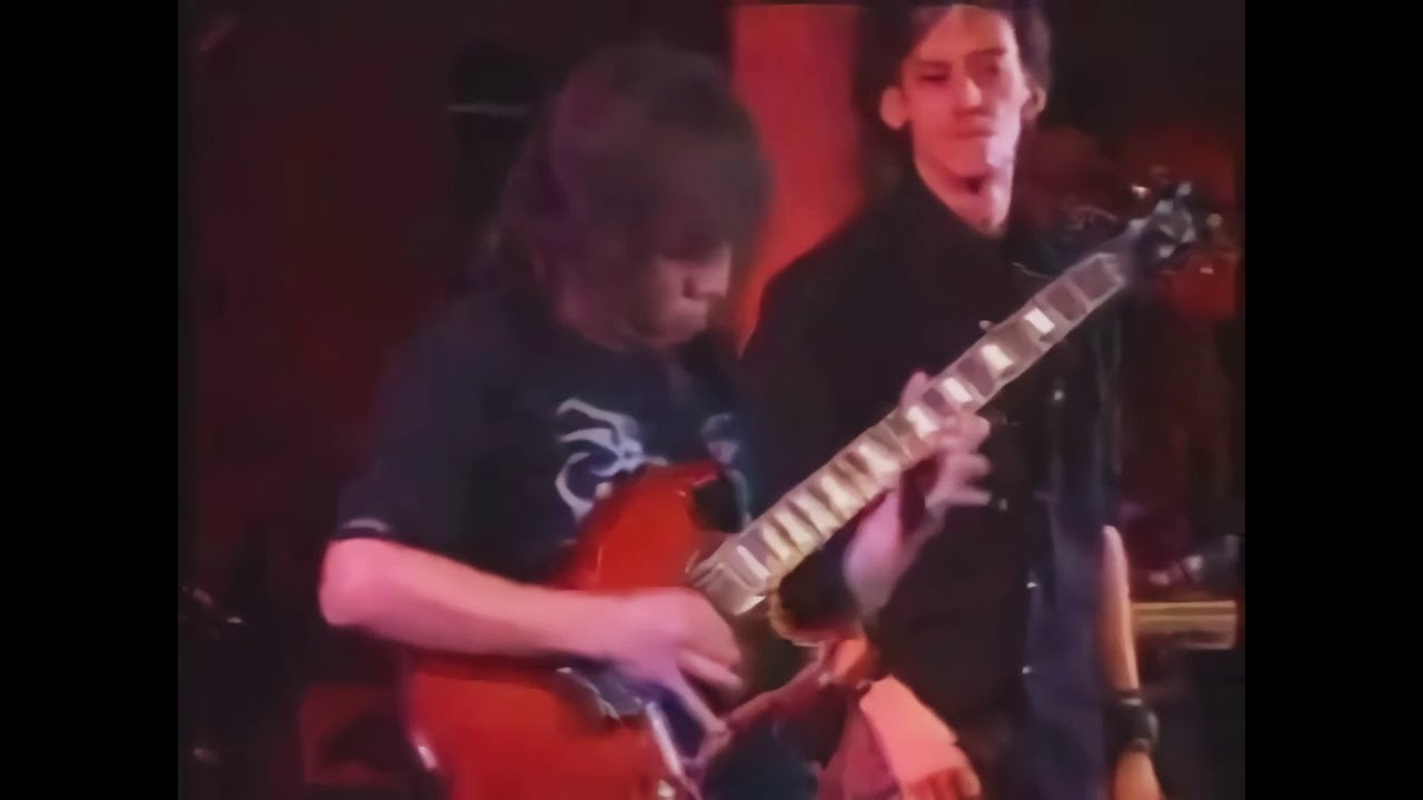 Barcelona - Fariz RM, Eet Sjahranie & KJP | LIVE 2010 (HD Upscale)
