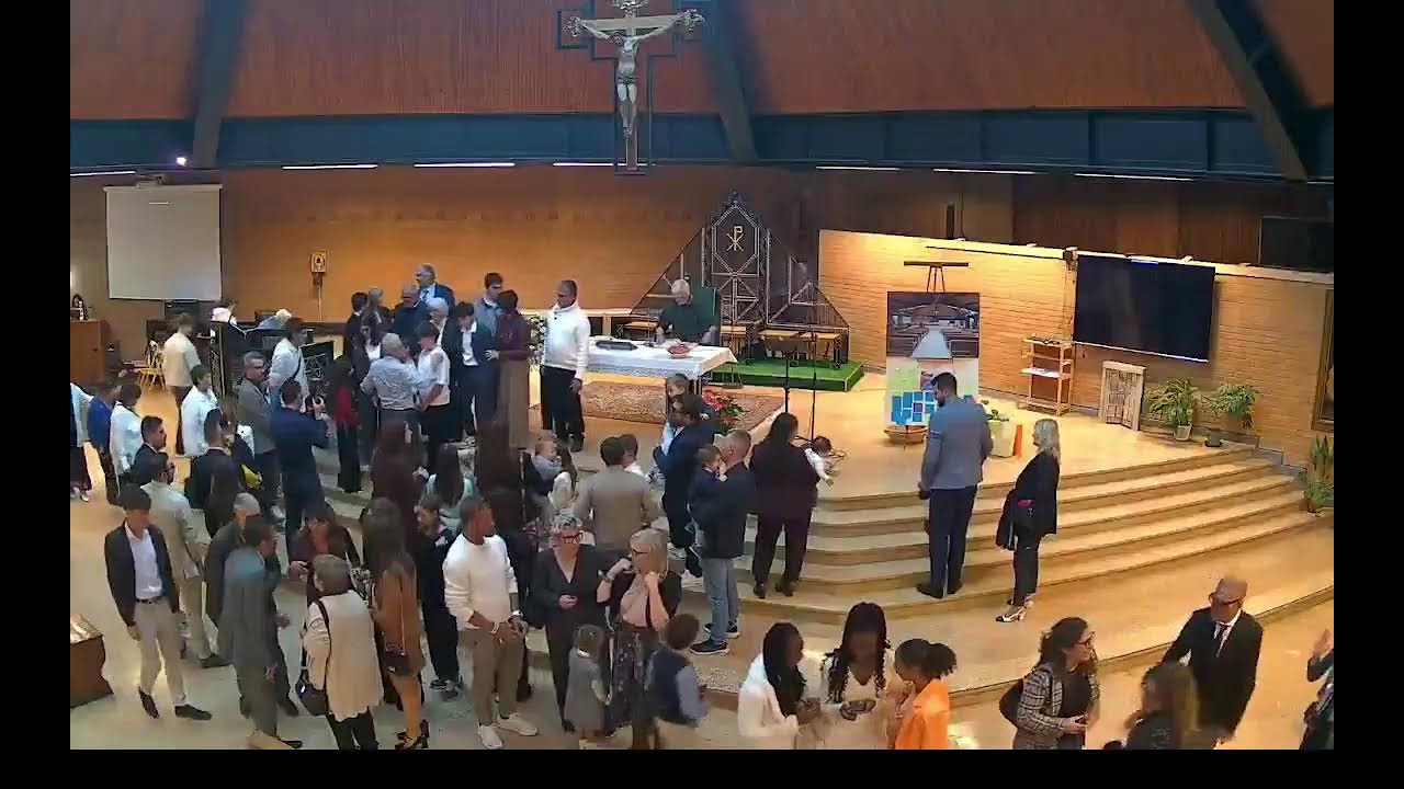 Celebrazione domenicale della Santa Messa nella Parrocchia SS Stimmate.