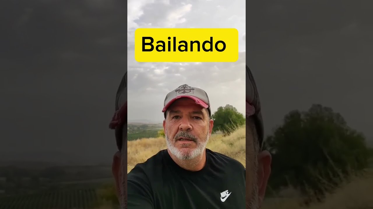 🧢 Bailando 😆🤣😂😃😆😁