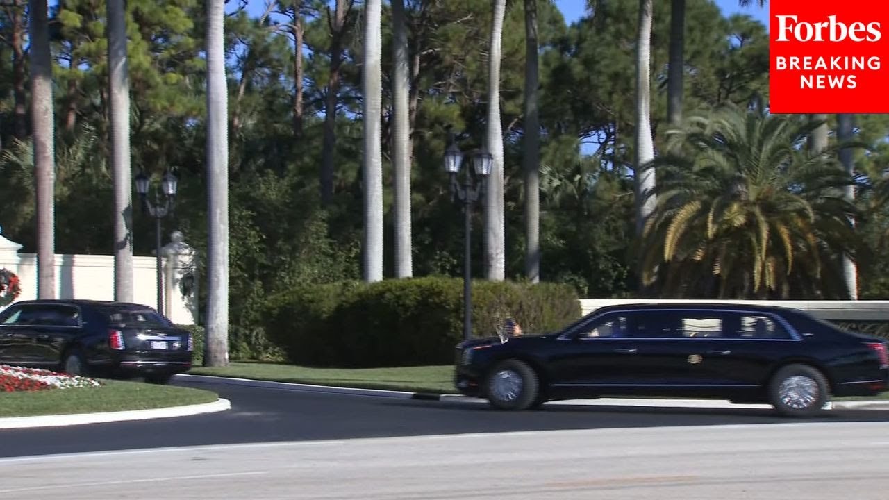 BREAKING NEWS: President Trump Seen Arriving At Trump International Golf Club In Florida