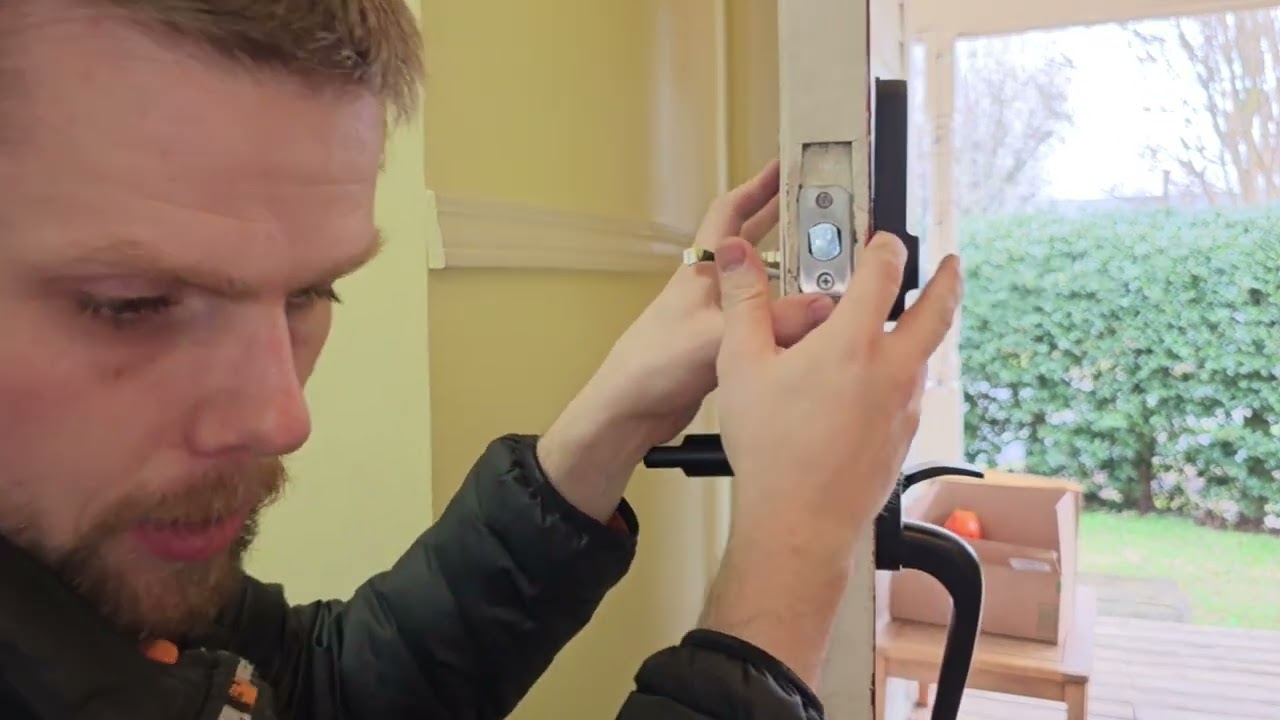 UYF smart door lock installation