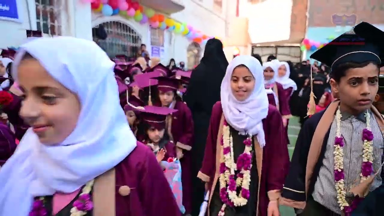 افضل انشودة في الوطن العربي واجمل فقرة لزهرات مدارس اليمن الحديثة في حفل تكريم الاوائل