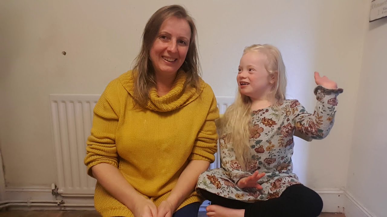 Makaton for 'Cinema'