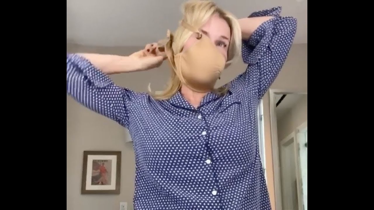 Chelsea Handler Did A Bra-To-Face Mask Tutorial, And It's Actually Not Bad - Today News