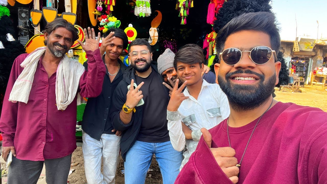 Decorating Insaaf Bhai’s Truck ❤️ | Monkey Magic’s Kashmir to Kanyakumari Hitchhike Story