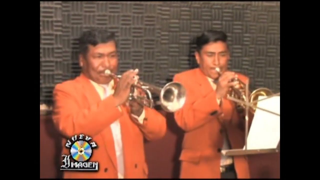 MIX CUMBIAS PERUANAS 2024 (DVD) - Banda Señorial Intocables de La Paz Bolivia