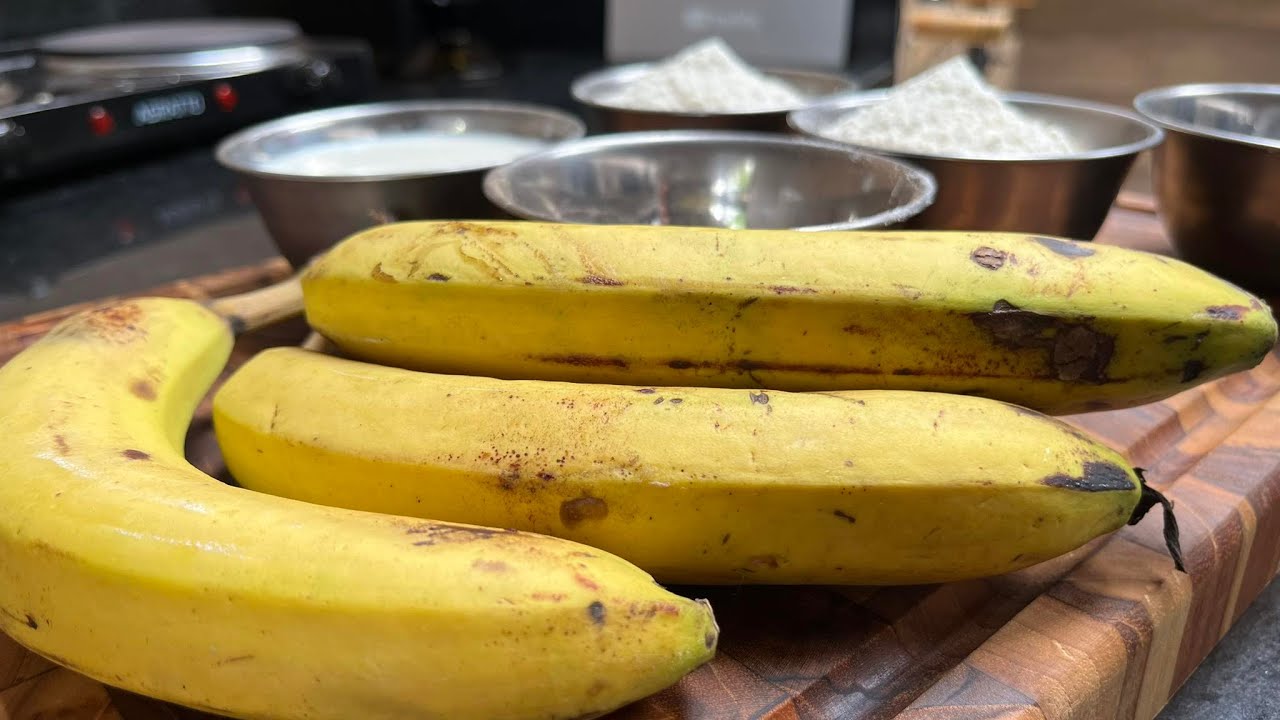 O melhor bolo simples de banana do mundo é feito sem batedeira 🍌 - Ao Vivo