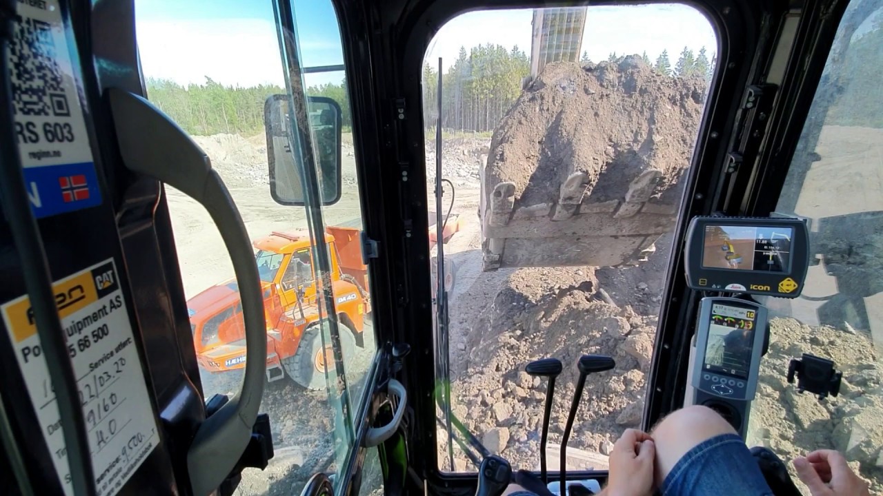 Harder ground demands sharper tools! Cat 374 F LME loading clay and gravel,  double bench style!