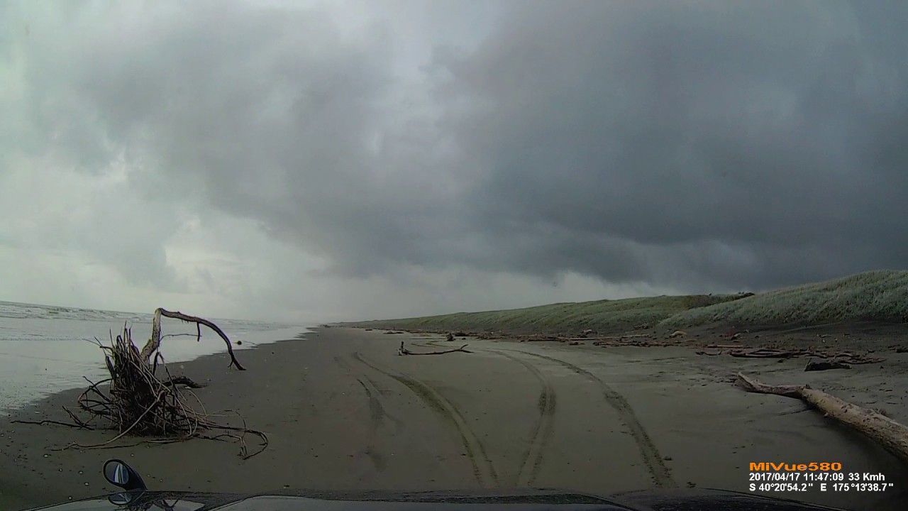 Drive along Himatangi Beach to Tangimoana