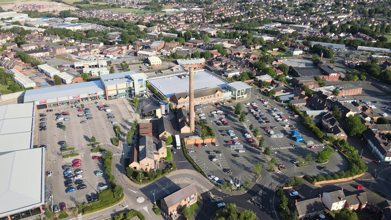 Birds eye view of Swadlincote Town centre 4k @dji Mavic air 2