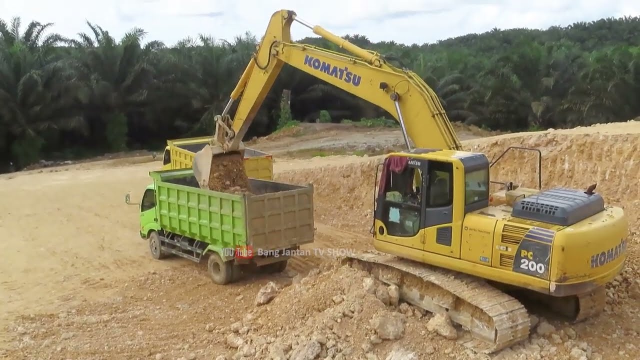 Excavator muat batu kapur ke Dump Truck Kalimantan #4