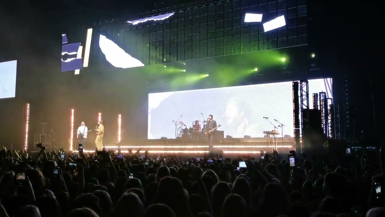 She Looks So Perfect – 5 Seconds of Summer | Kraków 2022 