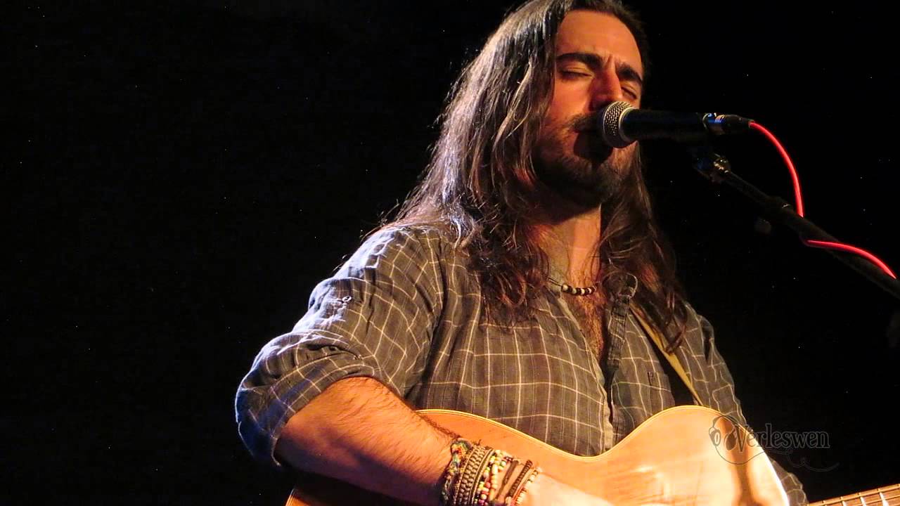 Andrés Suárez _ Tengo 26 _ La Cochera Cabaret (Málaga. 28/02/2014)