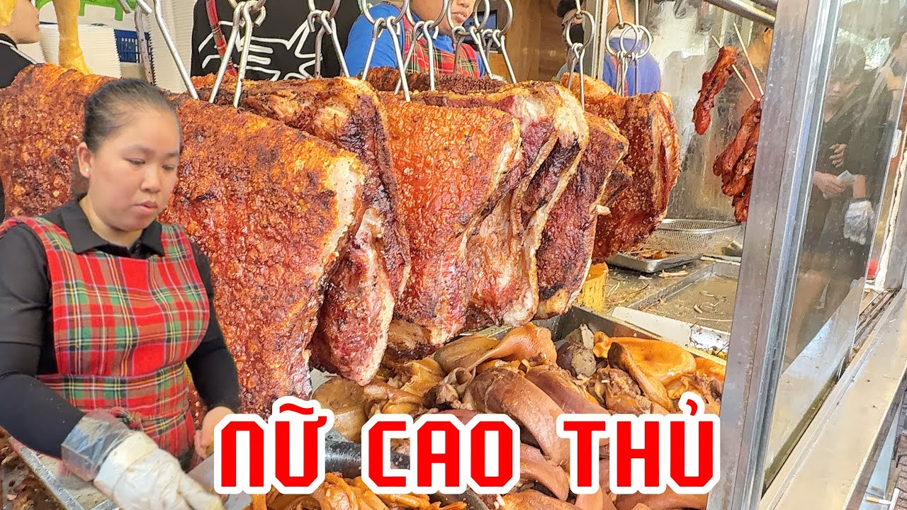Em gái chặt heo quay nhanh chất như cao thủ ở Sài Gòn 