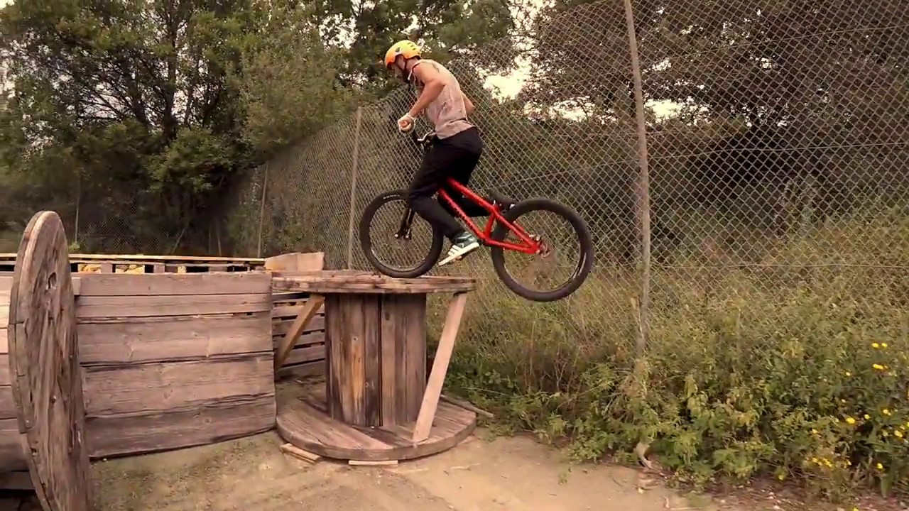 STREET TRIALS &bull; TOM TRIBOULAT 
