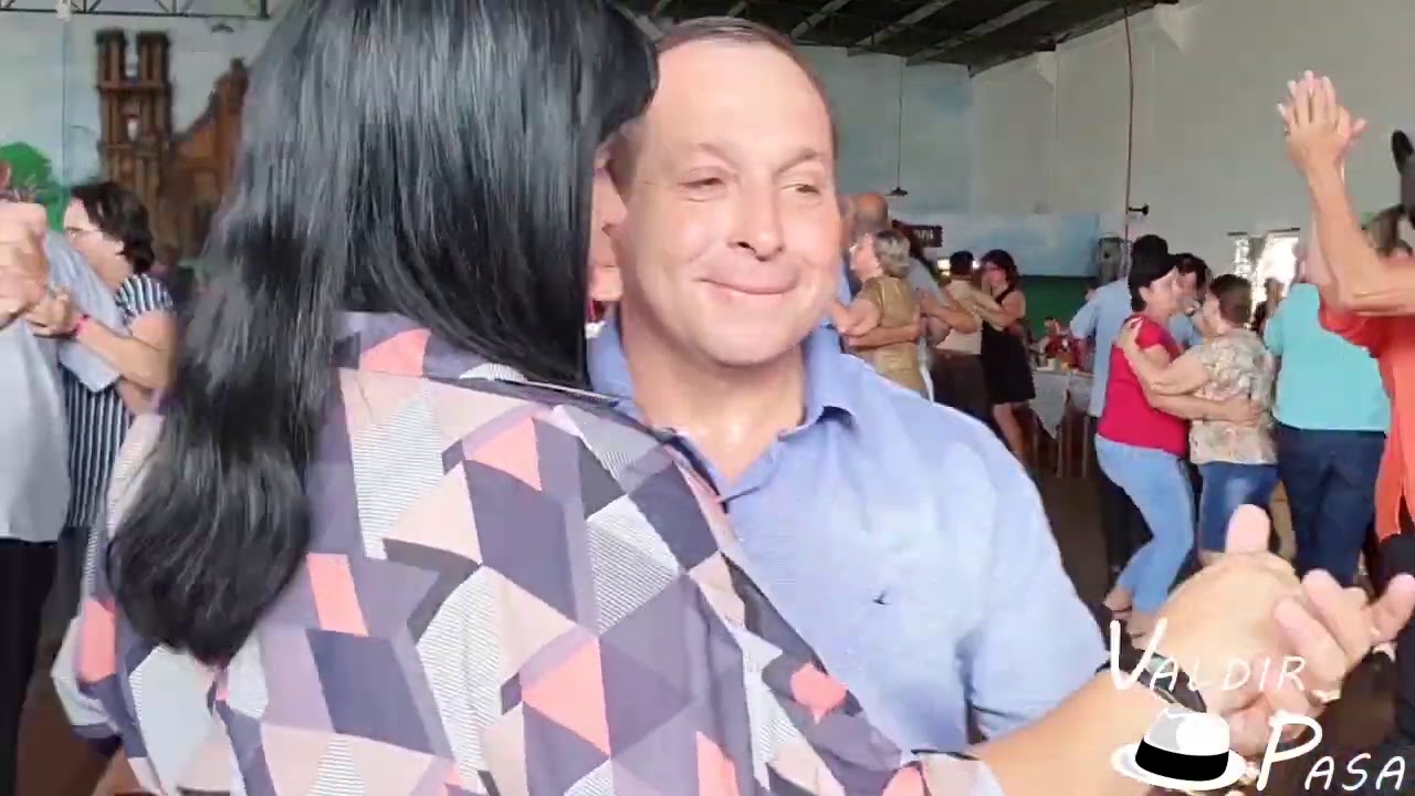 Valdir Pasa - Chora carolina -Nosso amor ta bagunçado -Fica amor. -