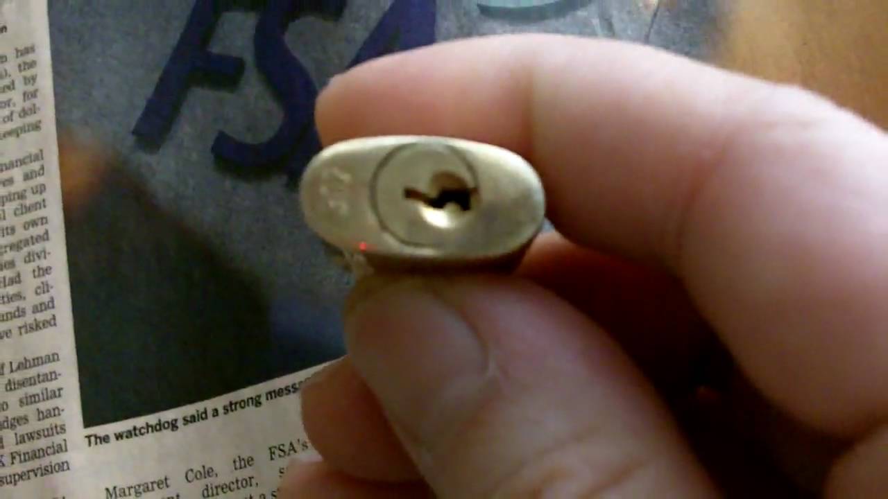 Cleaning Louis Vuitton Polishing Brass Lock & Keys hardware authentic!