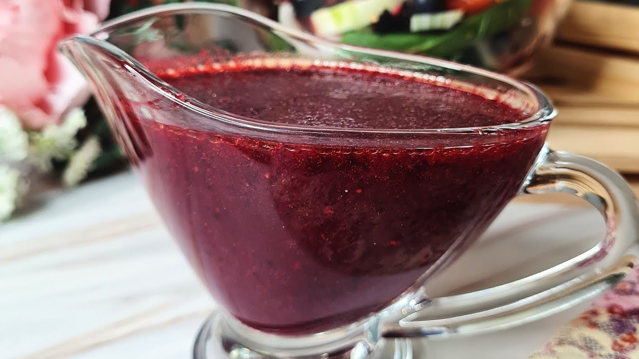 Digamos adiós a las ensaladas aburridas con esta Vinagreta de Frutos Rojos