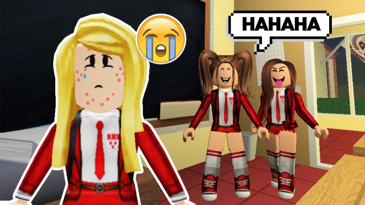 Las PRIMERAS espinillas de Karla | TODOS se burlan |  Mamá vs Roblox