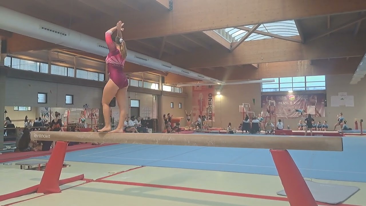 Barra Gisela Aguilar. Grupo B. Final Liga Ibérica Gimnasia Artística. Pozuelo de Alarcón. (Madrid)