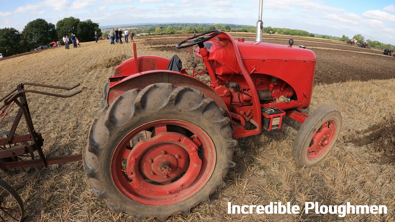 1951 David Brown Cropmaster VAK 1a 2.5 Litre 4-Cyl TVO Tractor (25HP)