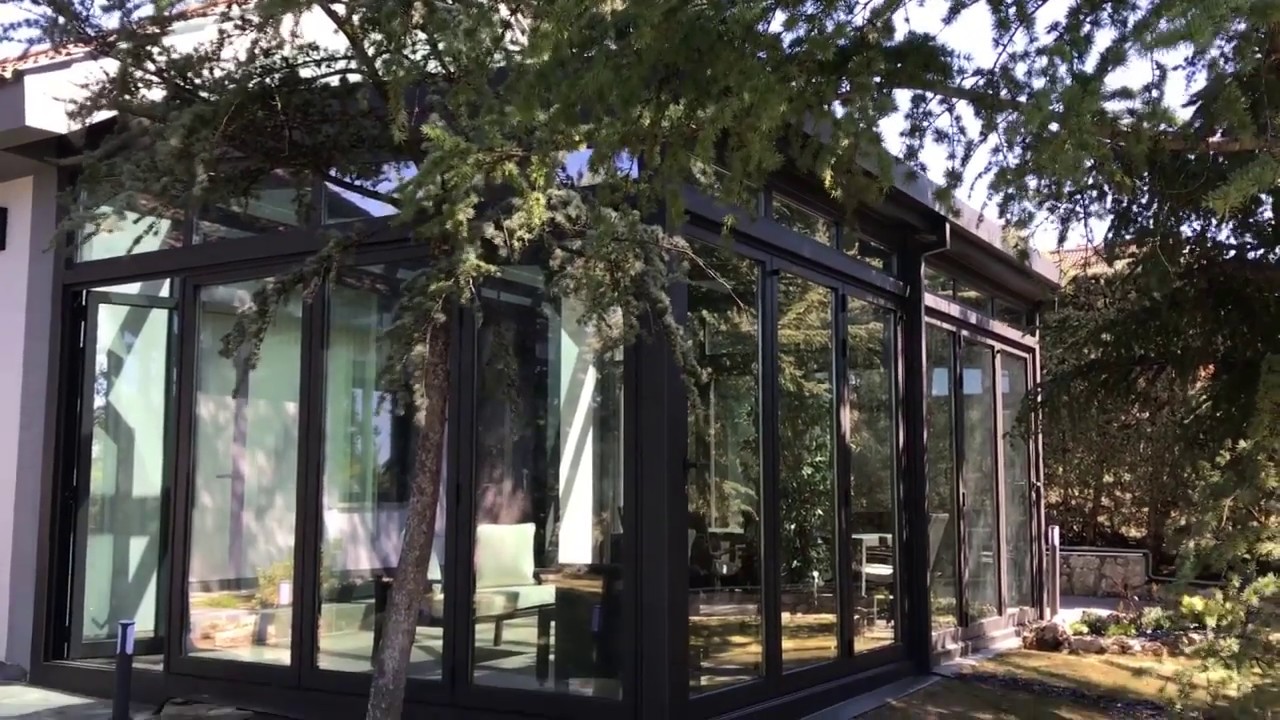 &iexcl;Este es el lucernario que nuestro equipo fabric&oacute; e instal&oacute; en Madrid!