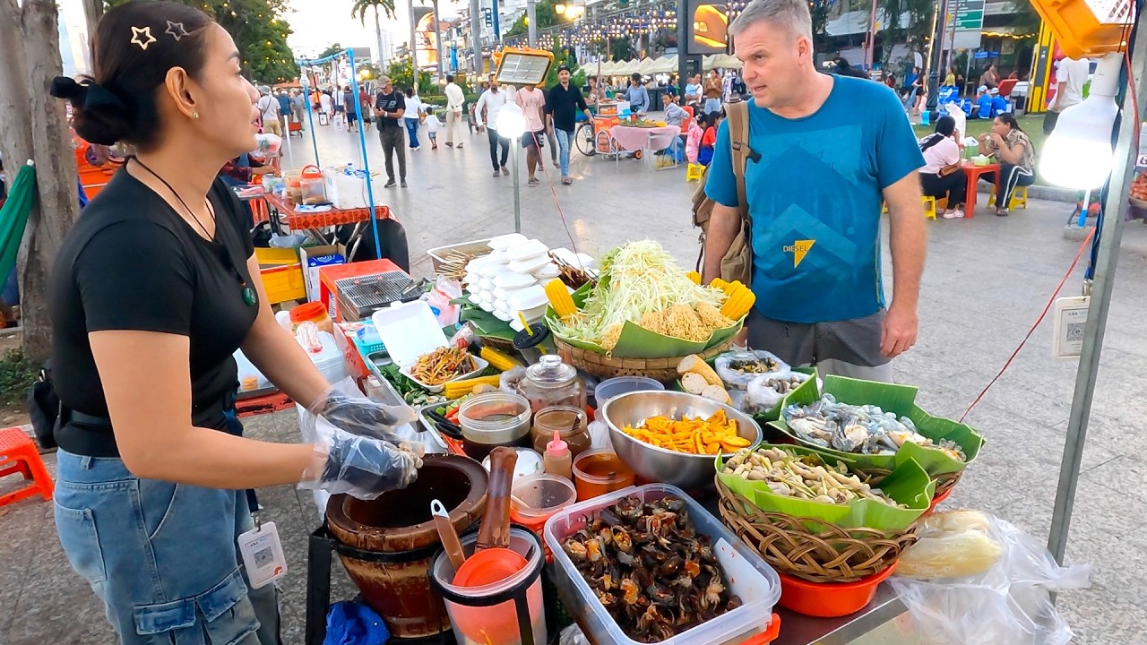 Thousands of Street Foods in One Walk
