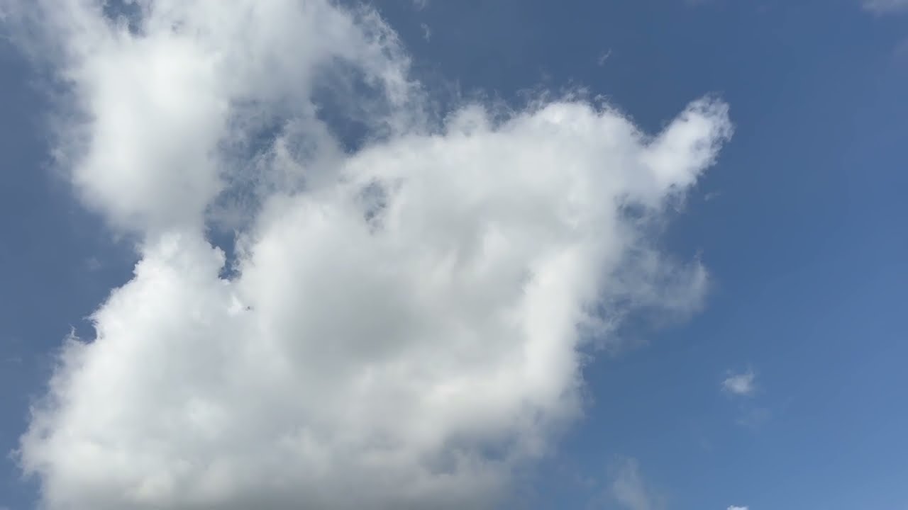 Blue Sky and Clouds Screen Saver (No sound) 10 Hours 4K UHD