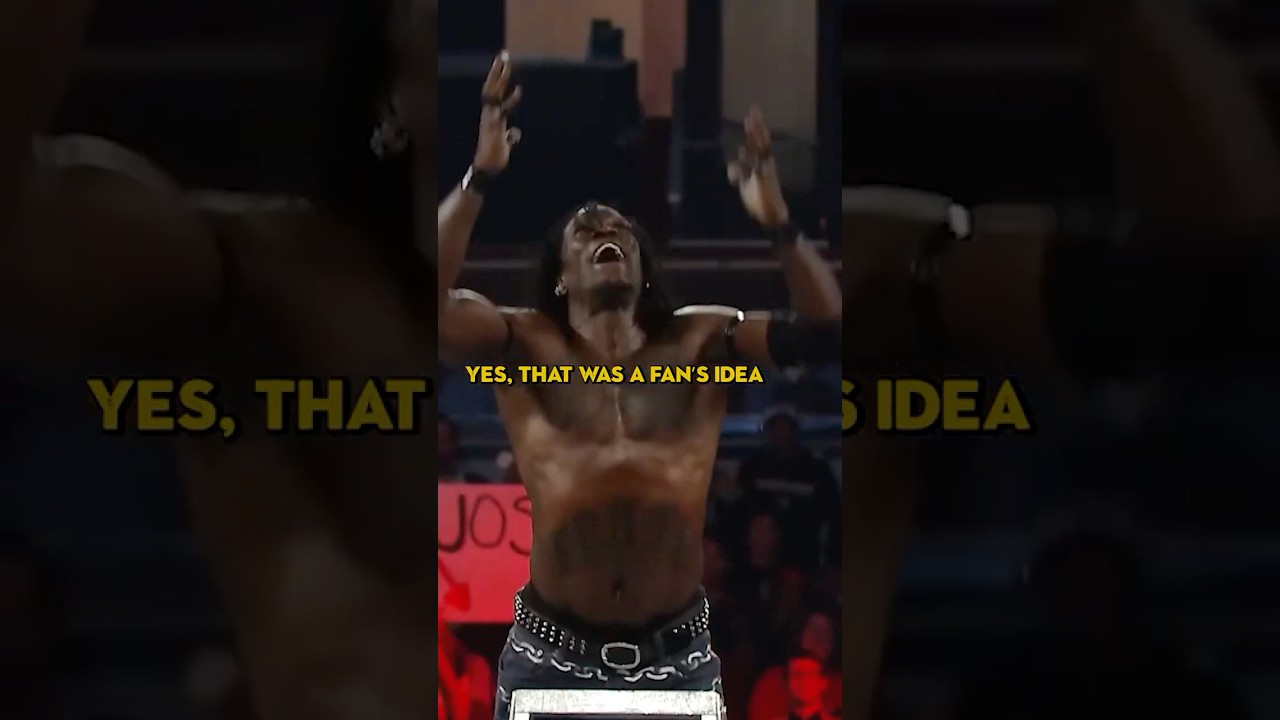 R-Truth принёс лестницу на битву